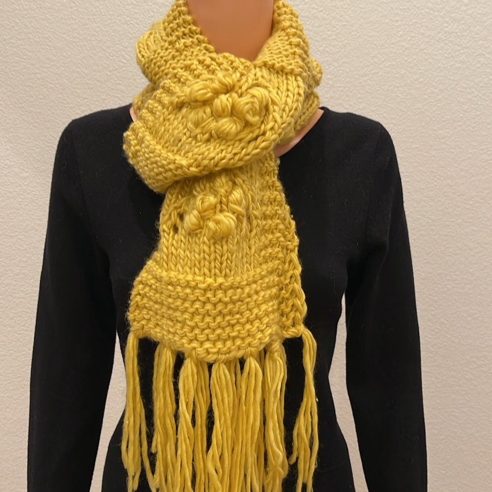 Handmade wool blend yellow long scarf - Picture 5 of 7
